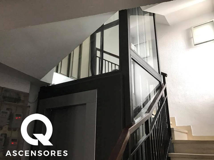 Instalación de ascensor en hueco de escalera QAscensores